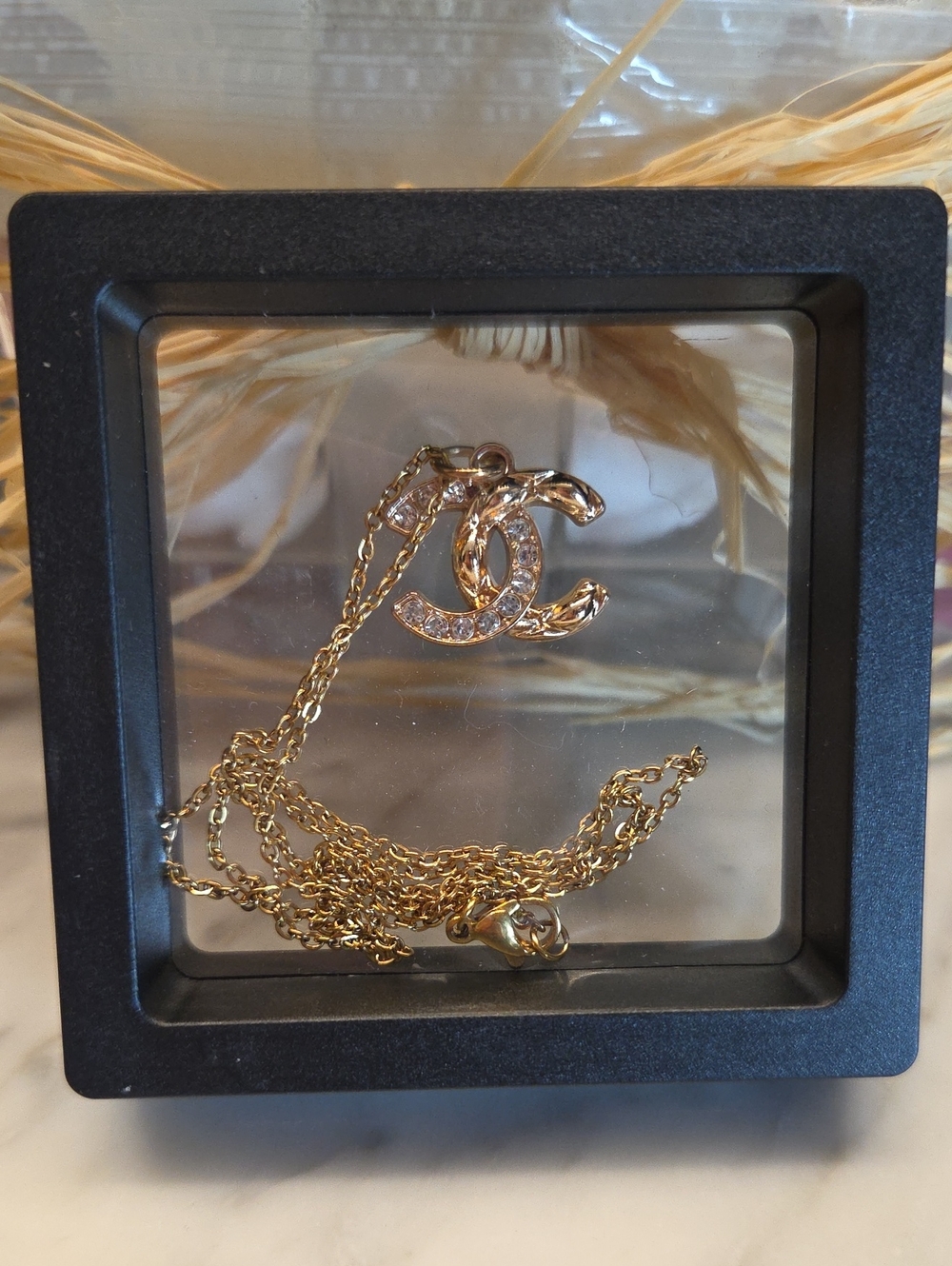 Fashion Gold Crystal Pendant Necklace - Designer Style